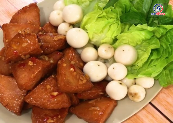 Chả lụa chiên nước mắm